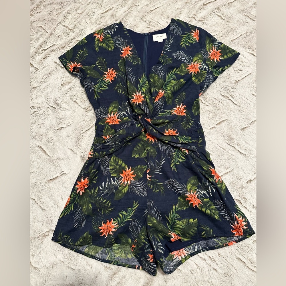 Everly Tropical Floral Romper - Picture 4 of 15